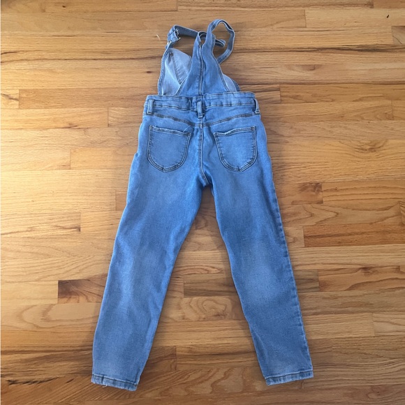 Zara denim jeans with suspenders. Girl size 9 - Picture 2 of 6